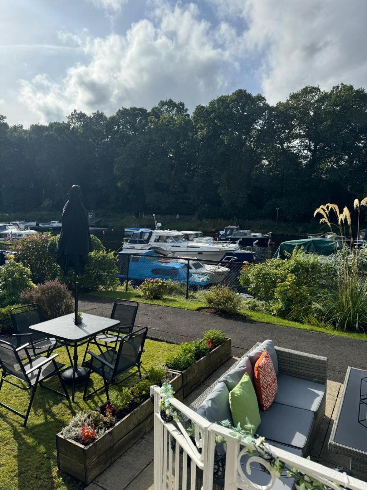 Loch Lomond Riverside Apartments B Balloch Exteriér fotografie